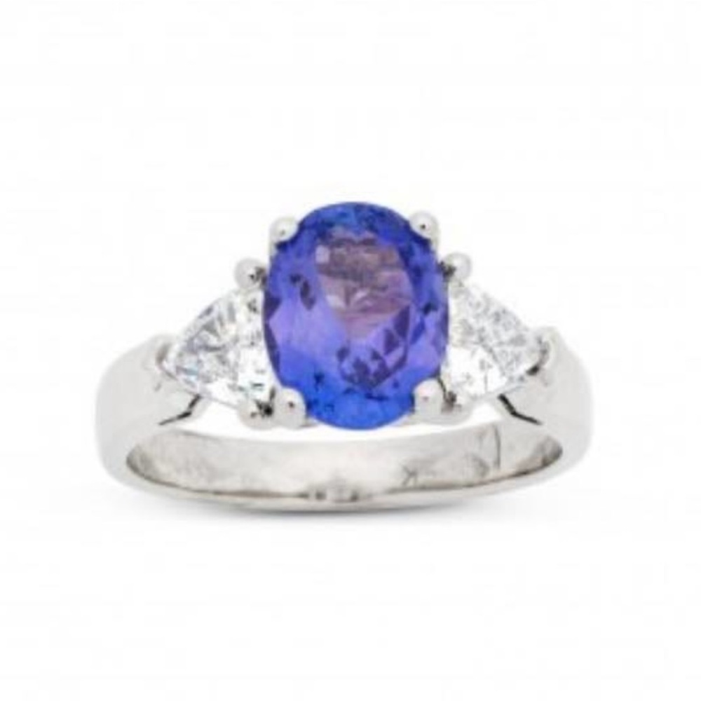 Tanzanite Engagement/Special occasion ring with Diamonds and 18kt